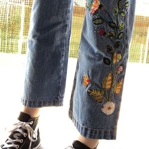 Vintage Flower Embroidered Boho Mom Jeans Size 6